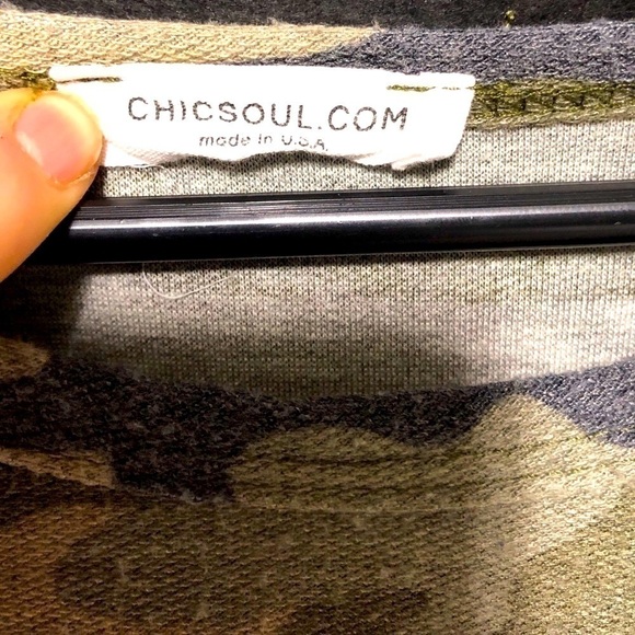 🪽Chic Soul Camouflage Sequin Mouth Lips Shirt - Picture 4 of 8